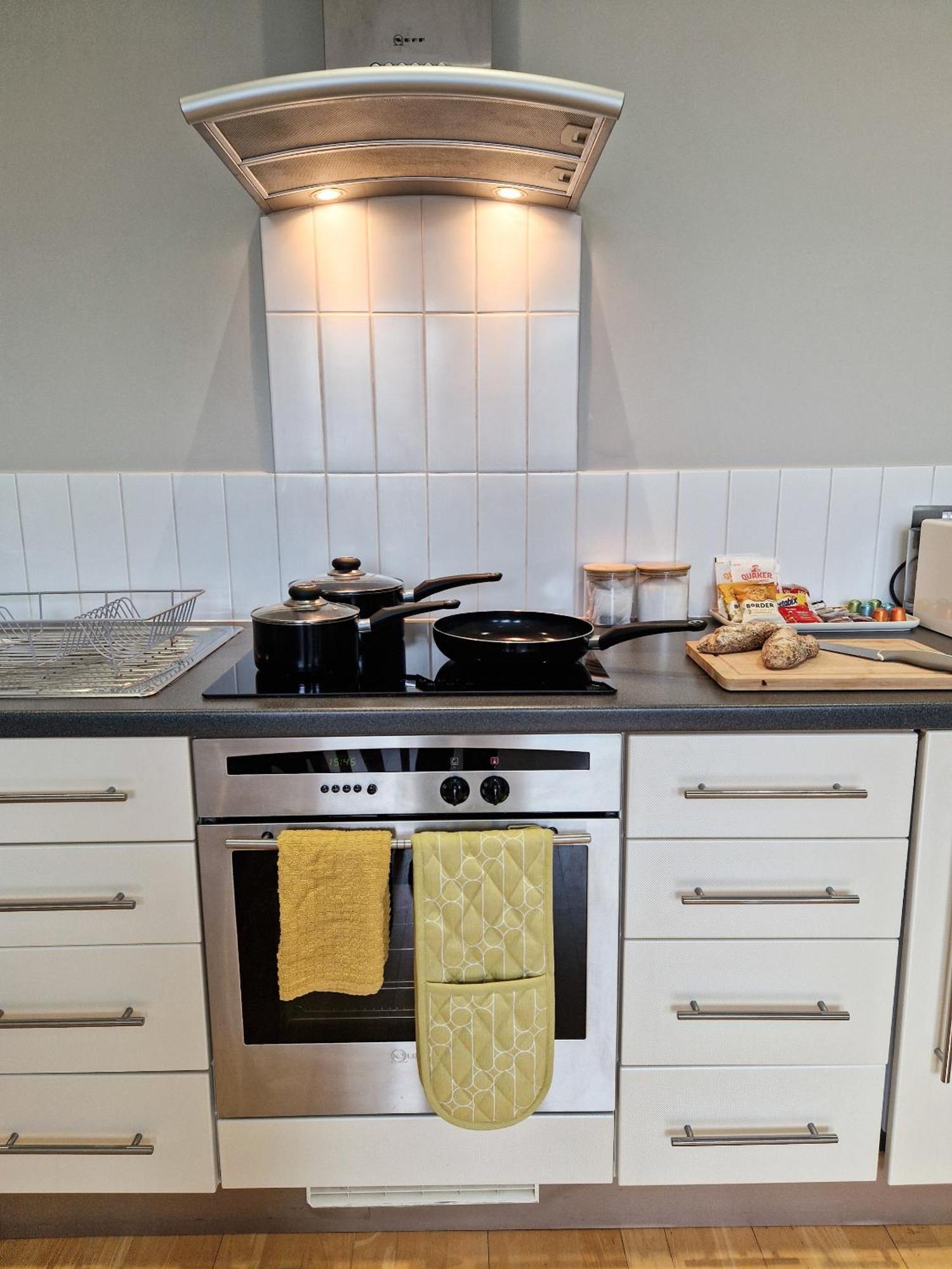 1-Bed Apartment, Close To Kensington Olympia With Free Wi-Fi & Netflix 런던 외부 사진