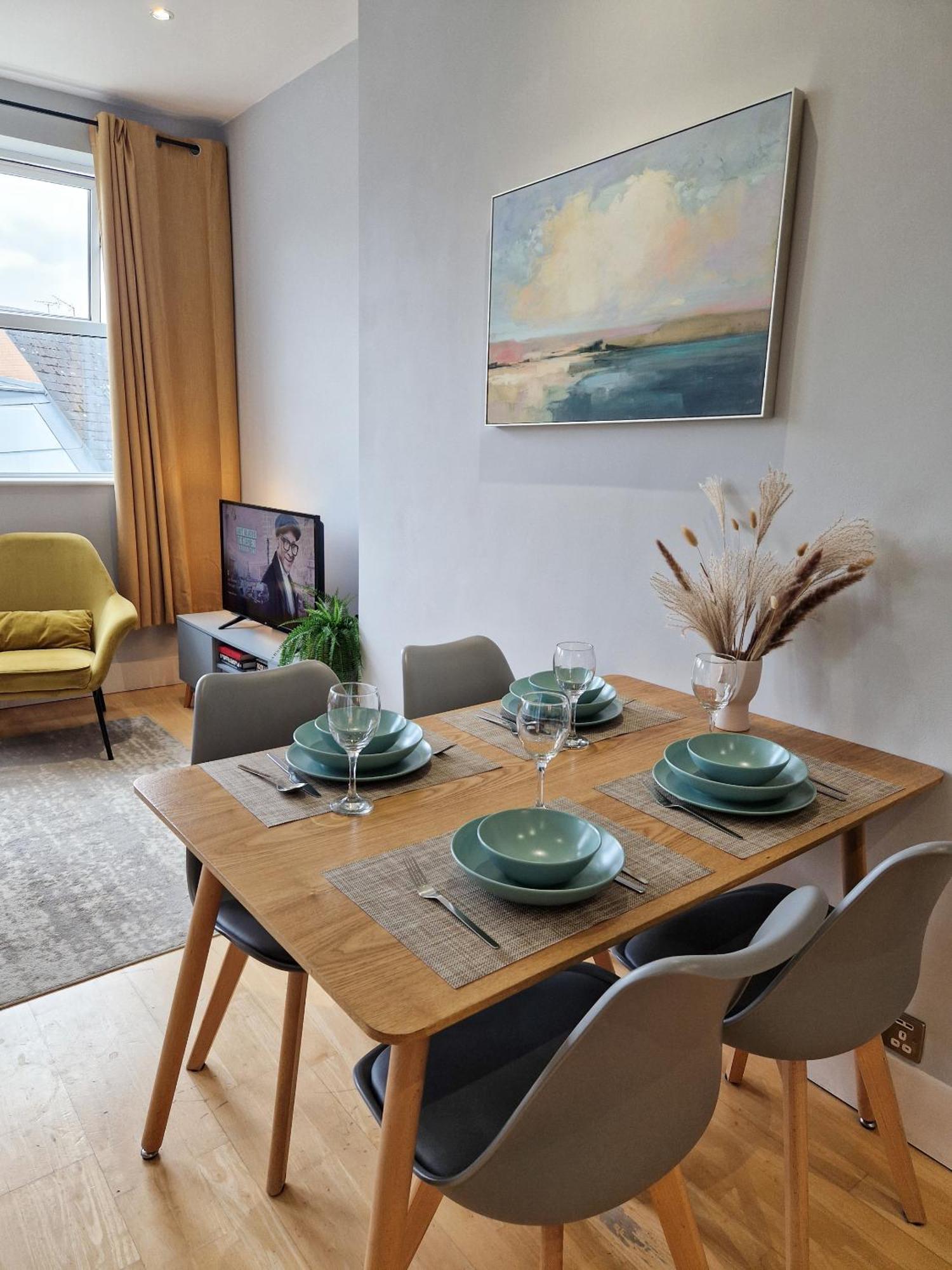 1-Bed Apartment, Close To Kensington Olympia With Free Wi-Fi & Netflix 런던 외부 사진