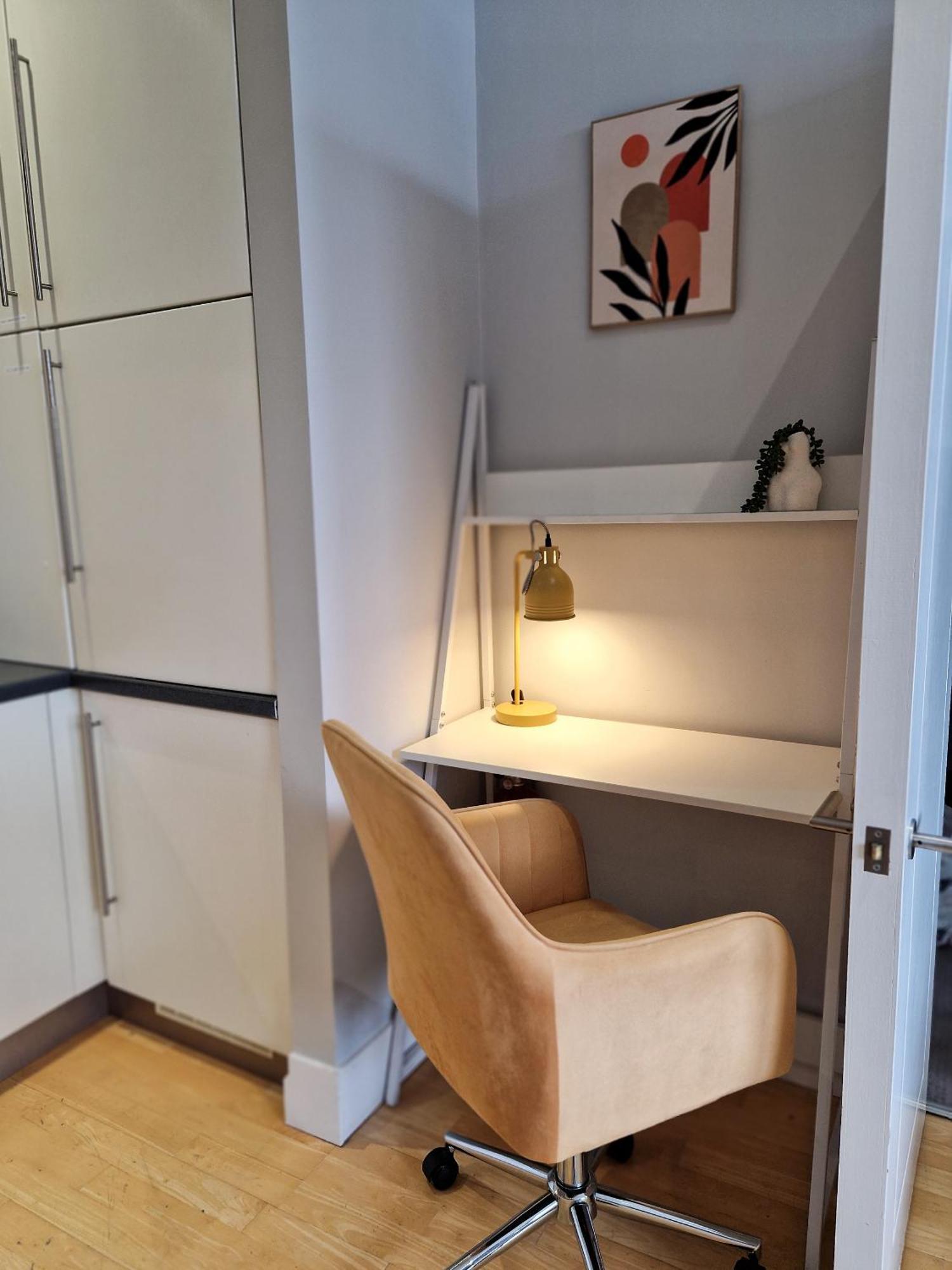 1-Bed Apartment, Close To Kensington Olympia With Free Wi-Fi & Netflix 런던 외부 사진