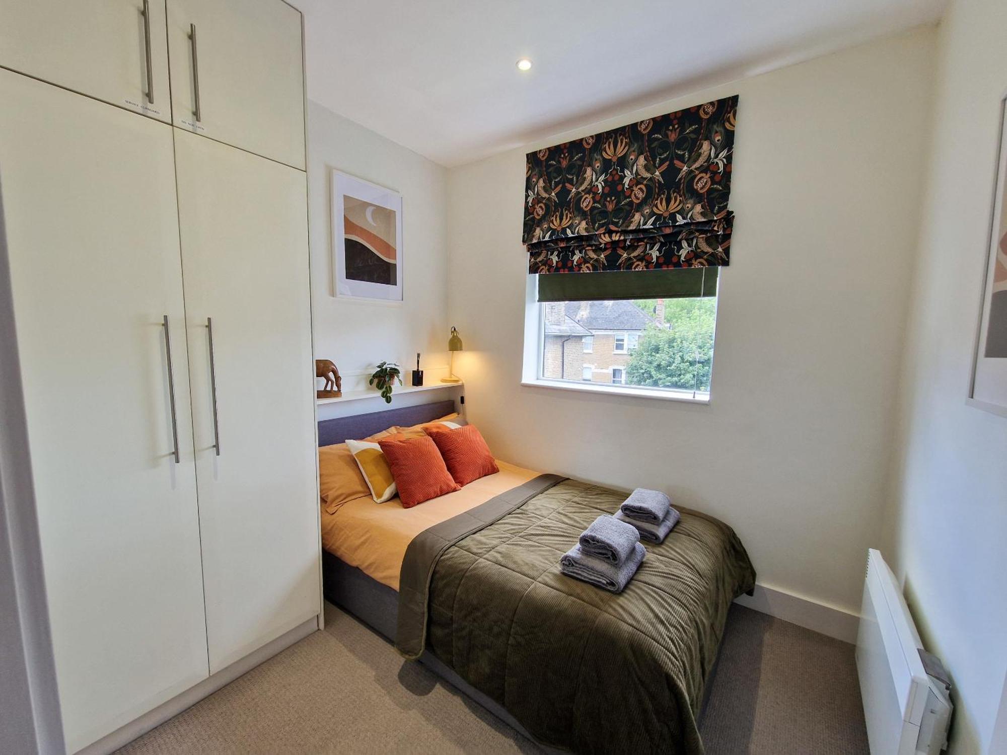 1-Bed Apartment, Close To Kensington Olympia With Free Wi-Fi & Netflix 런던 외부 사진