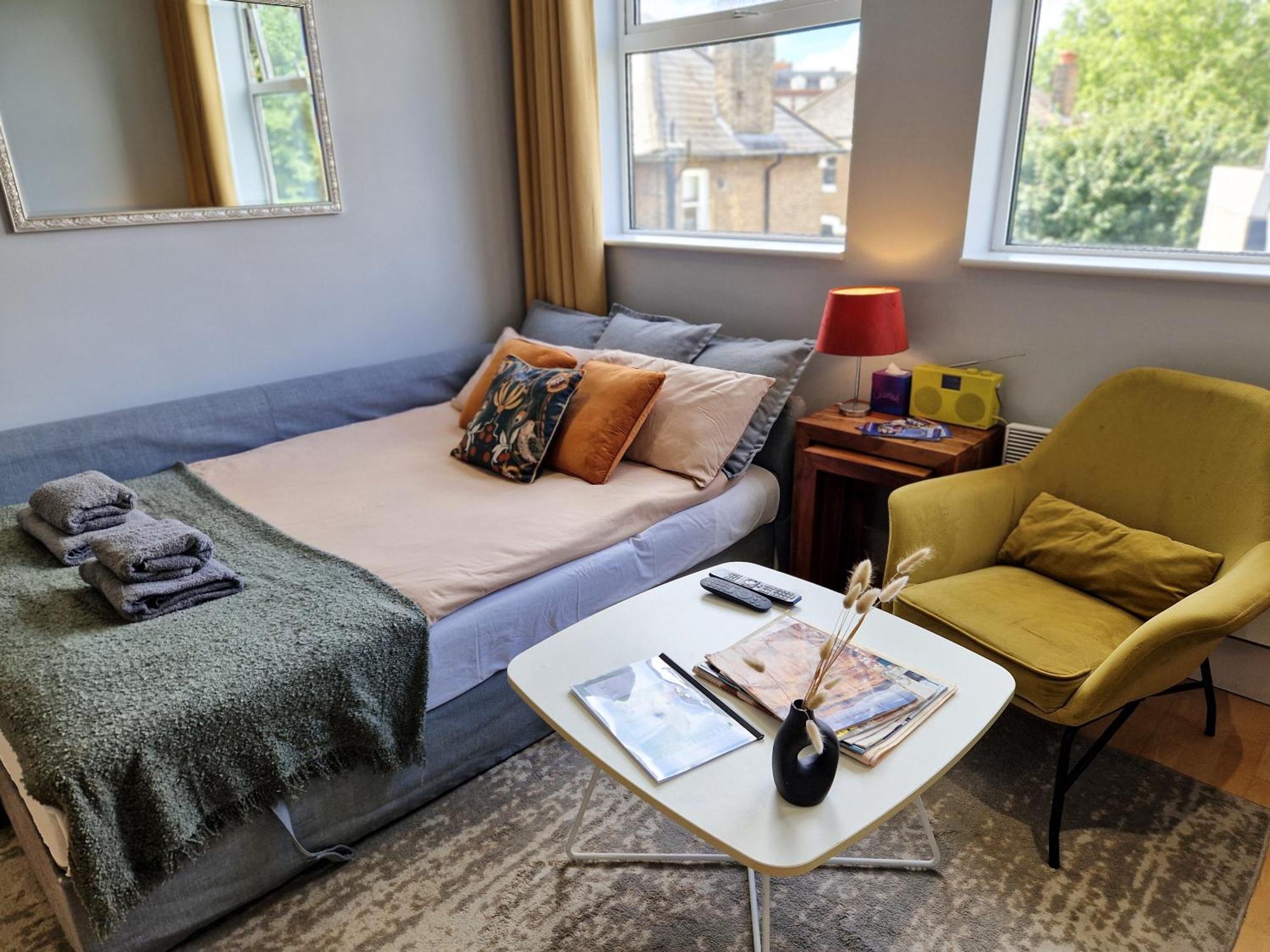 1-Bed Apartment, Close To Kensington Olympia With Free Wi-Fi & Netflix 런던 외부 사진