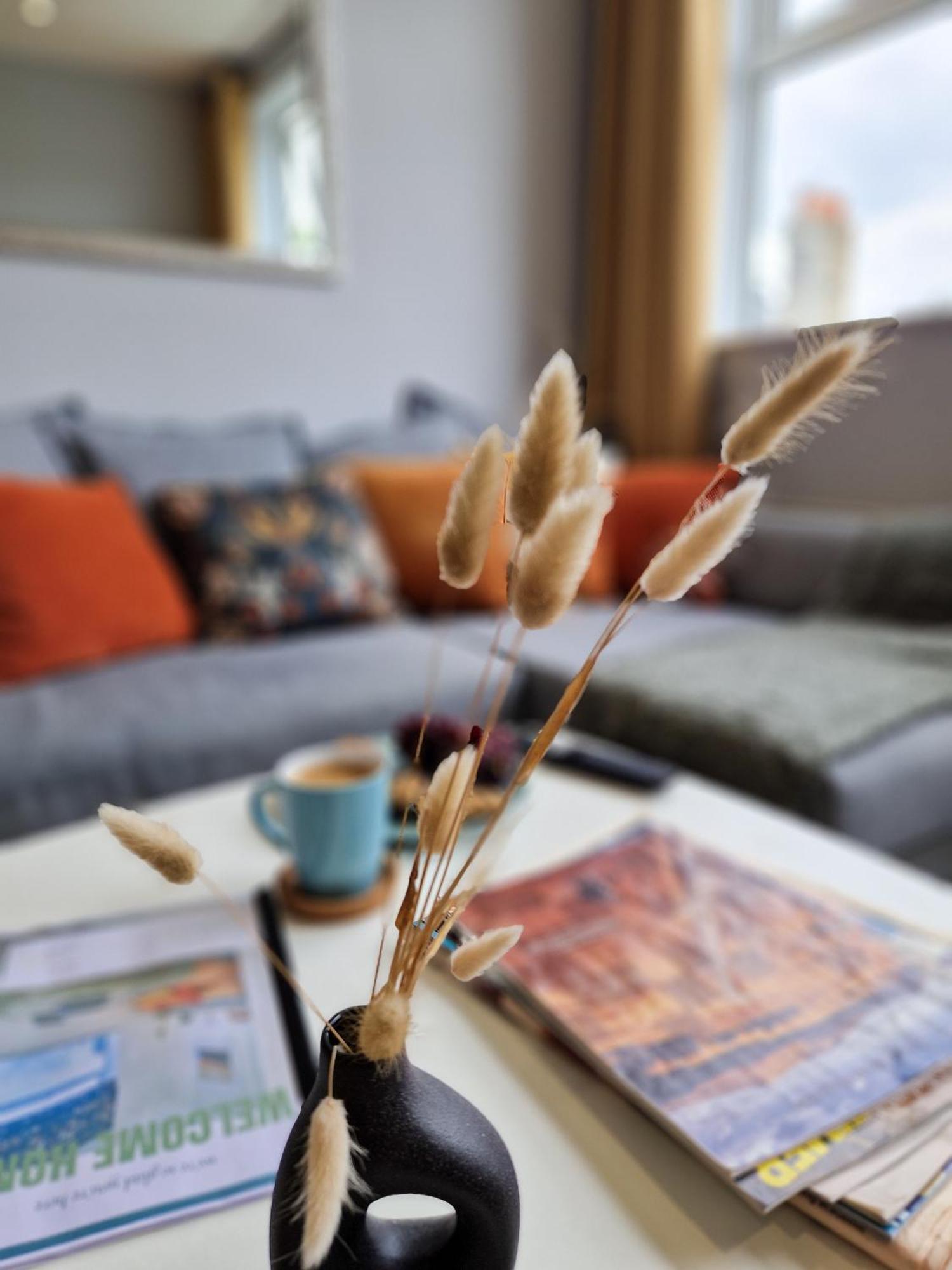 1-Bed Apartment, Close To Kensington Olympia With Free Wi-Fi & Netflix 런던 외부 사진