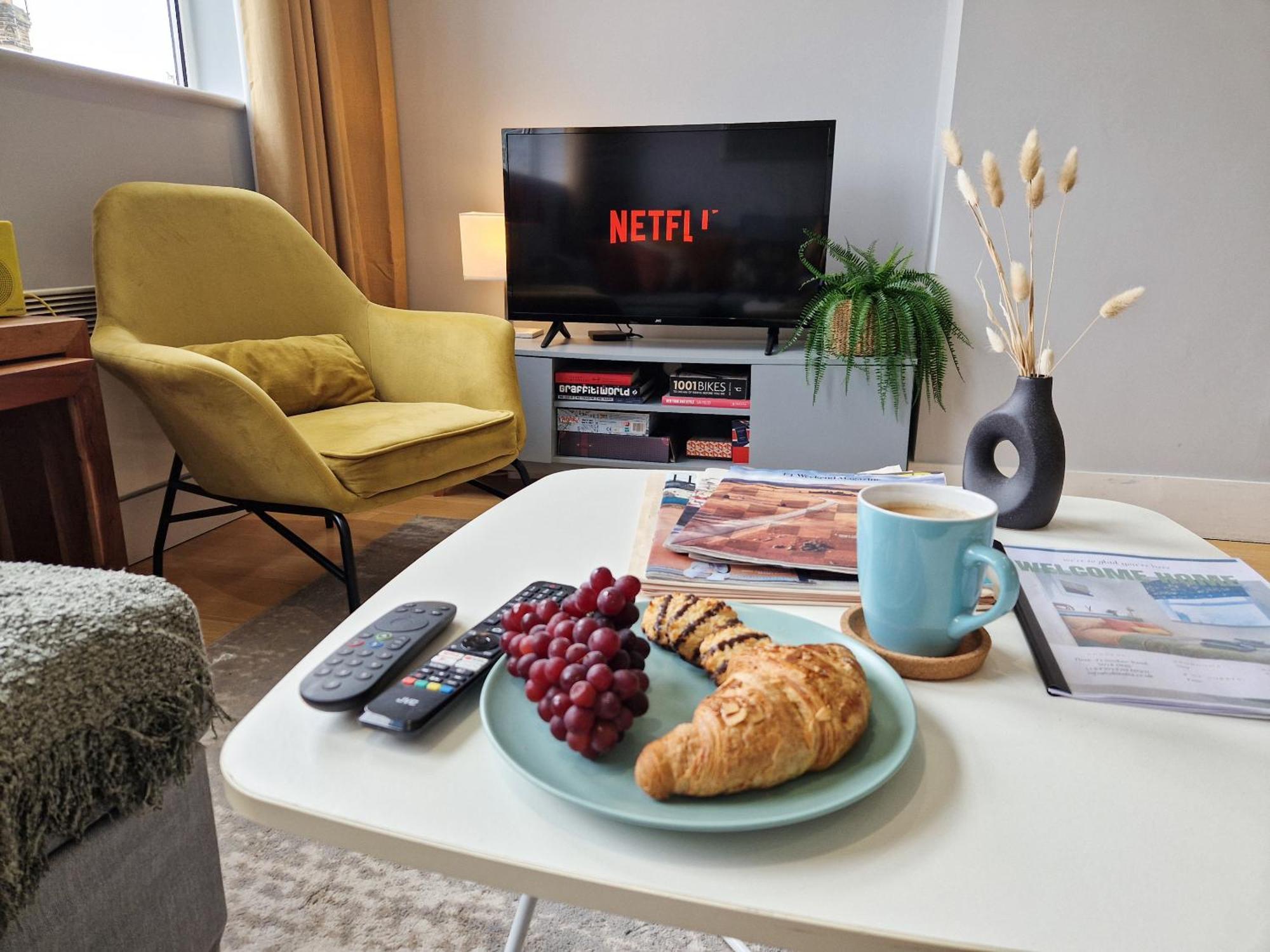 1-Bed Apartment, Close To Kensington Olympia With Free Wi-Fi & Netflix 런던 외부 사진