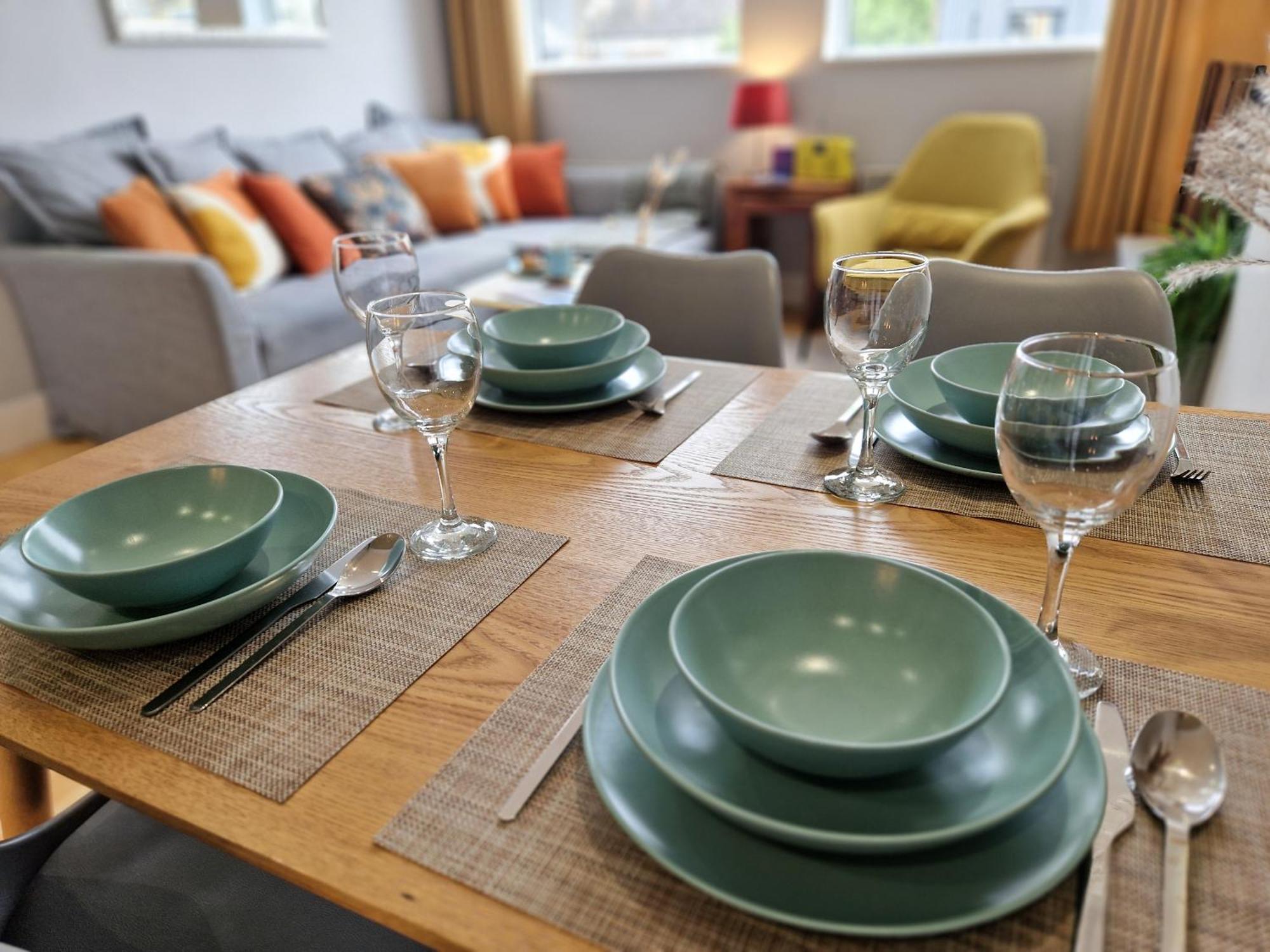 1-Bed Apartment, Close To Kensington Olympia With Free Wi-Fi & Netflix 런던 외부 사진